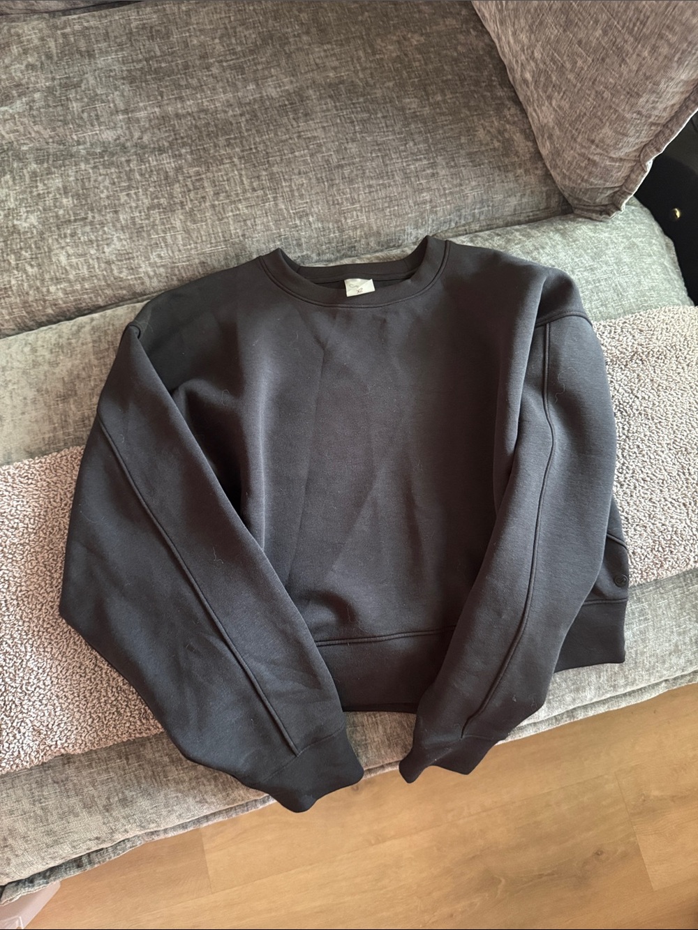 Women's Black Crewneck Sweatshirt - Classic Everyday Pullover